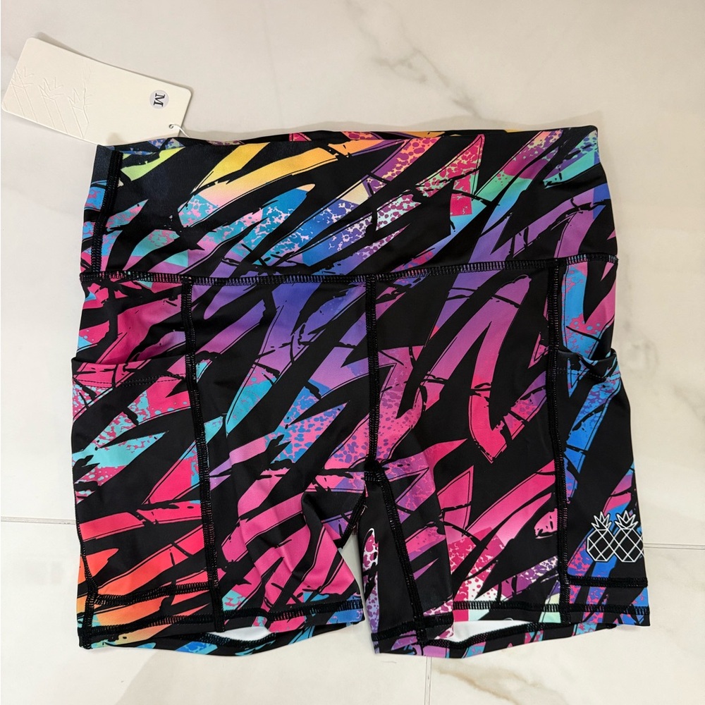 Tres Piñas Colorful Run Shorts